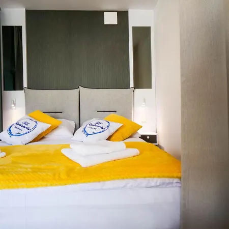 Mk Zlocisty Апартаменти Колобжег